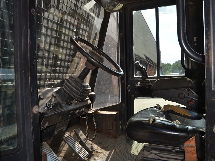 taylor-model-txh360l-dual-wheel-forklift-w/-side-shift-w/-fork-positioner-w/-cummins-engine-w/-enclosed-cab-sn#sck39311--12,415--hours-image-5