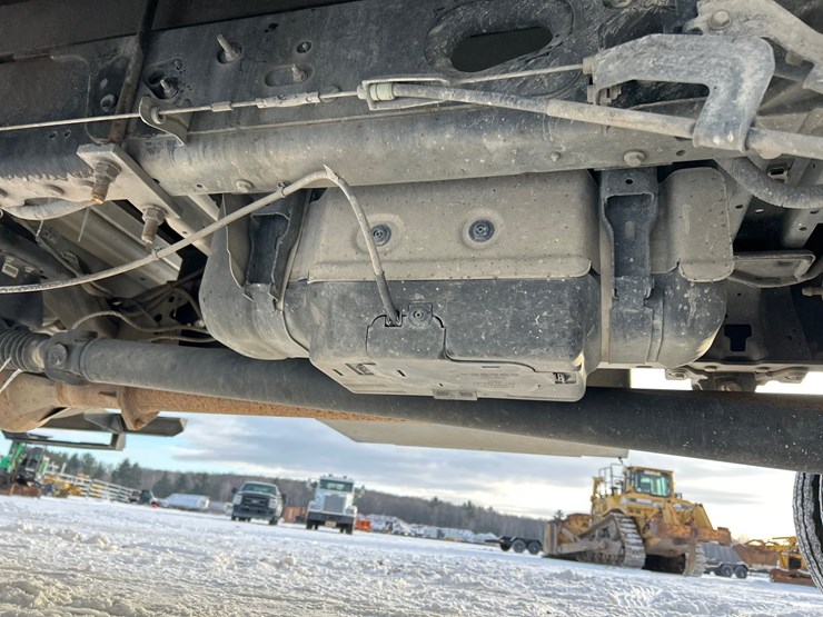 2021-ford-f550-image-41