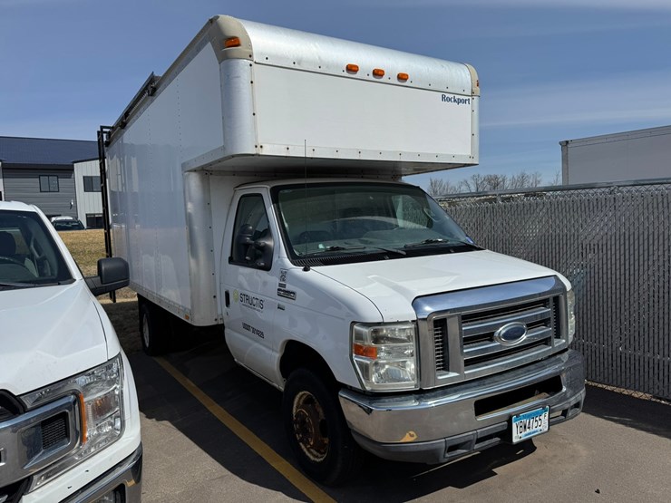 2010-ford-e350-image-5