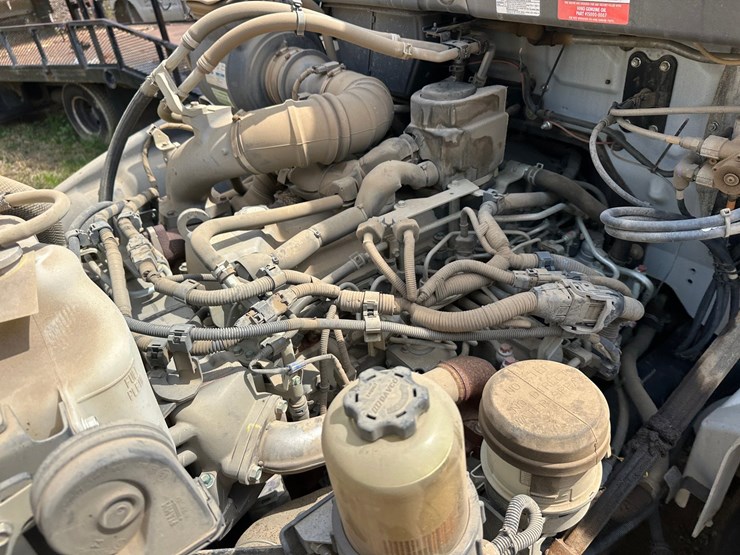 2020-hino-268-image-30