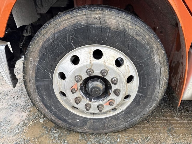 2016-massey-ferguson-8-image-46