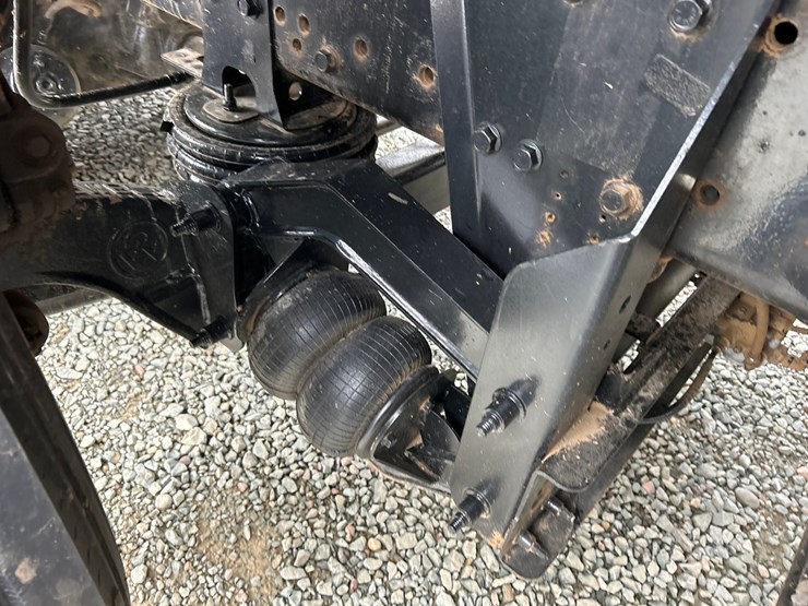 2005-peterbilt-357-image-33