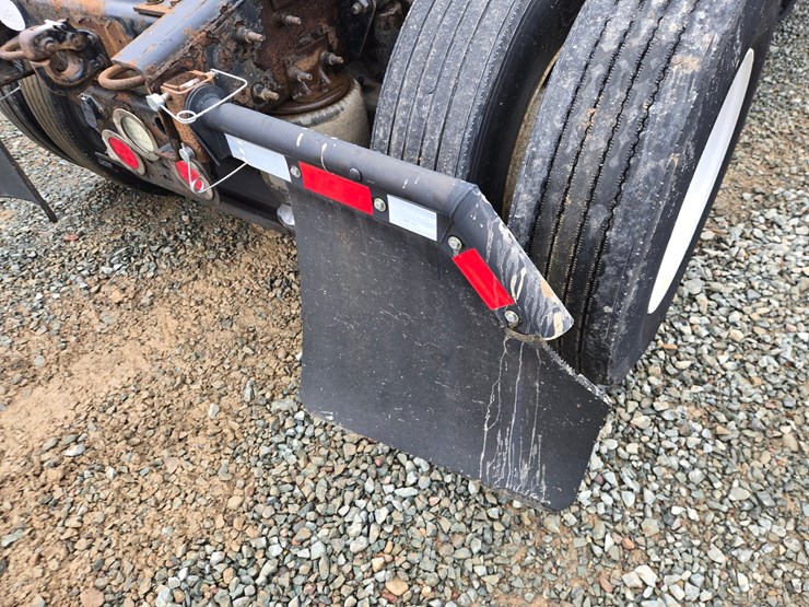 2016-freightliner-cascadia-125-image-28