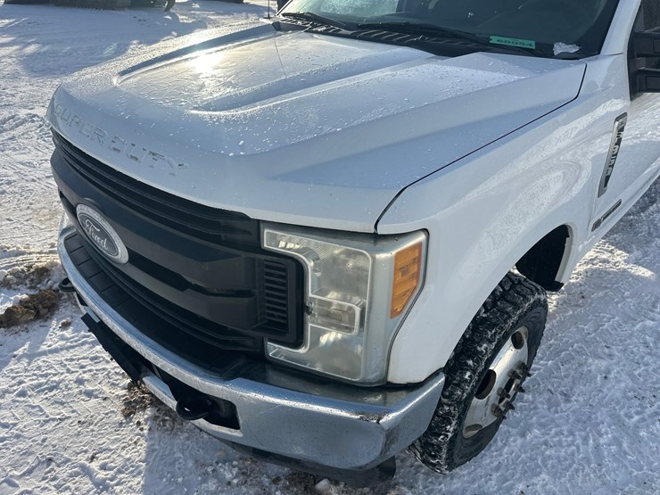 2017-ford-f350-image-9
