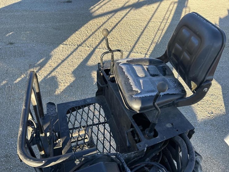 2001-mack-ch613-image-24