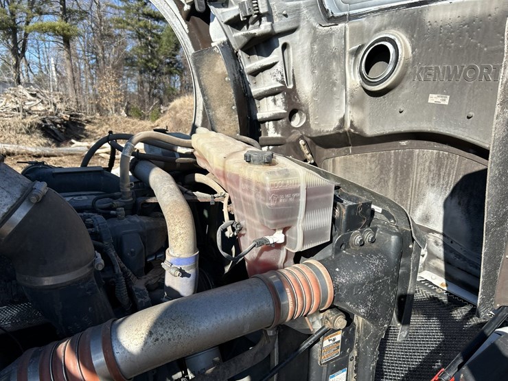 2020-kenworth-t880-image-42