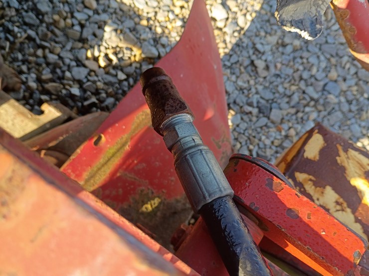 new-holland-616-image-12