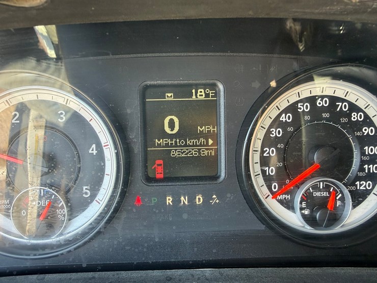 #1063-•-2014-ram-5500-heavy-duty-service-truck-image-30