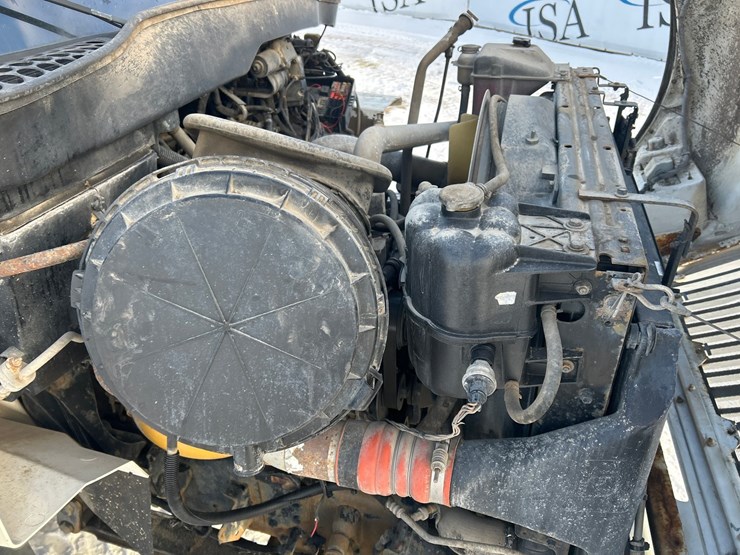 2005-international-7600-image-56