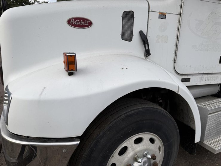 2003-peterbilt-330-image-12