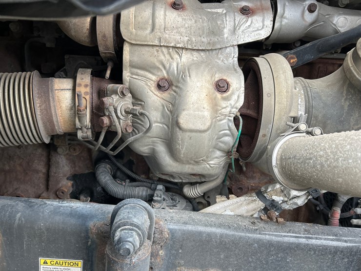 2017-massey-ferguson-8-image-43