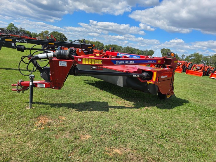 2022-new-holland-210-image-29