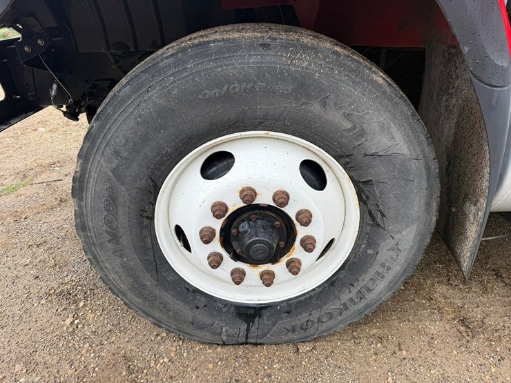 2012-international-7400-image-80