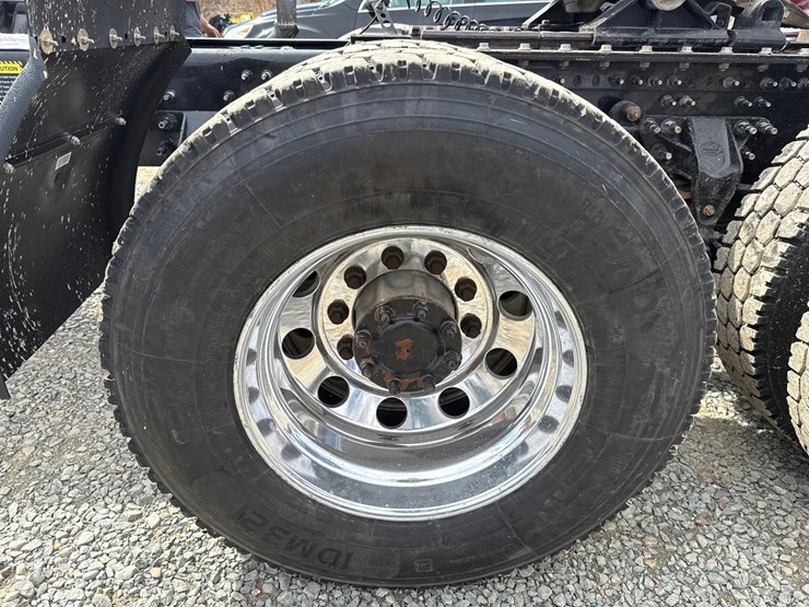 2019-massey-ferguson-8-image-63