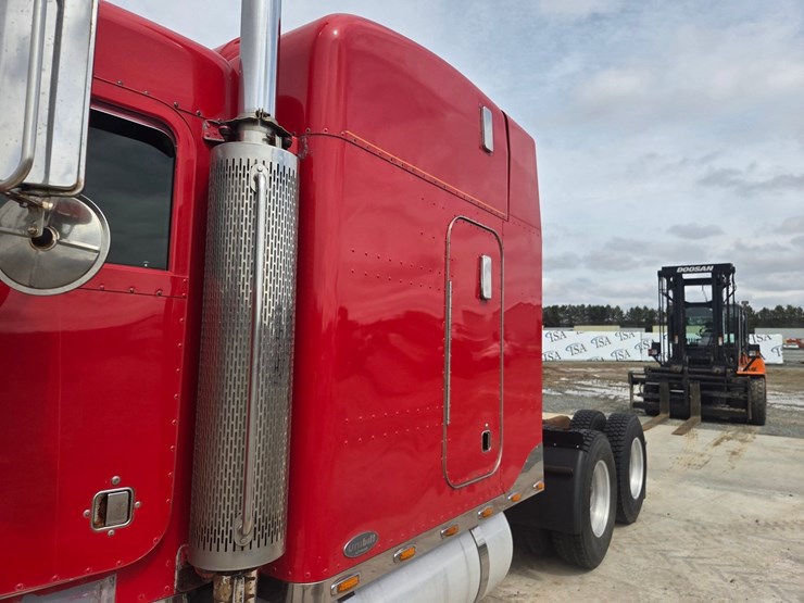 2002-peterbilt-379-image-20