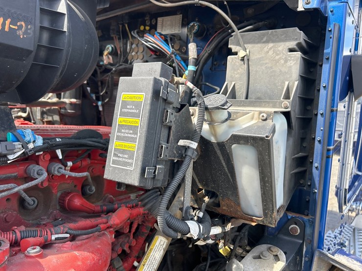 2017-kenworth-t660-image-36