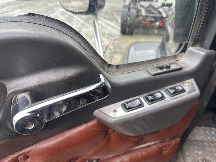 2009-massey-ferguson-8-image-25