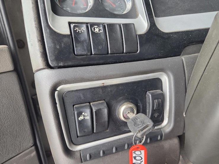 2003-kenworth-t800-image-72