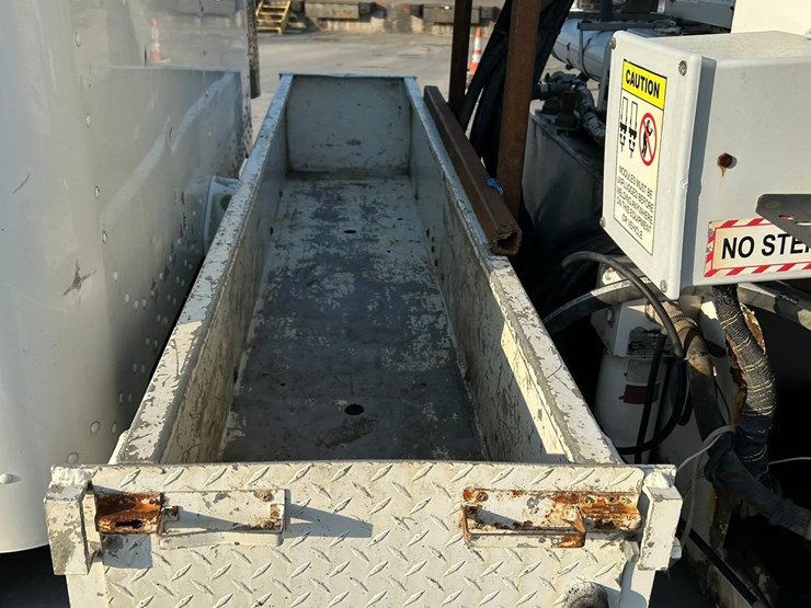 peterbilt-365-image-37