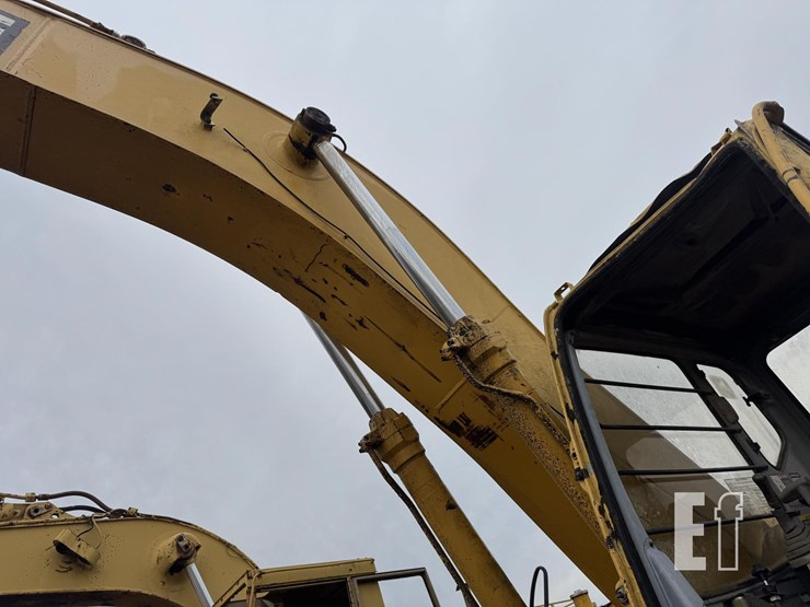 deere-230-lc-image-29