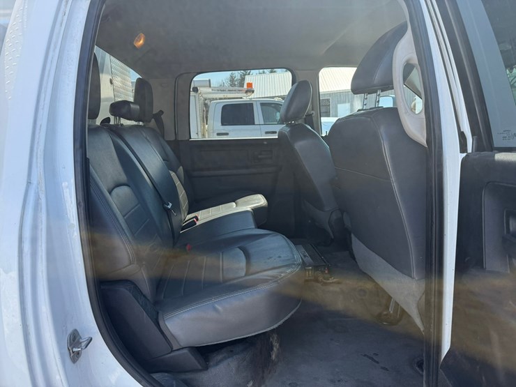 #1063-•-2014-ram-5500-heavy-duty-service-truck-image-19