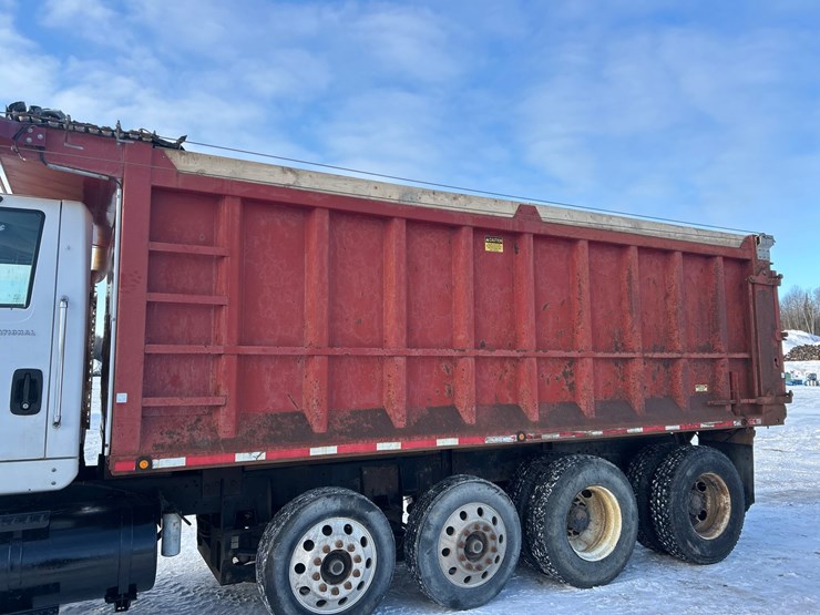 2005-international-7600-image-17