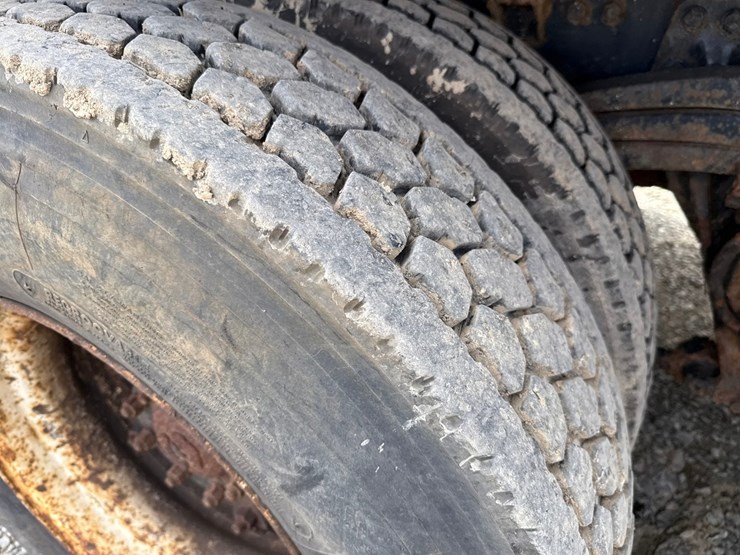 1990-massey-ferguson-8-image-79