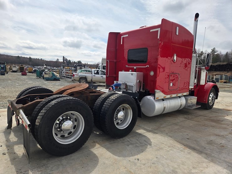 2002-peterbilt-379-image-5