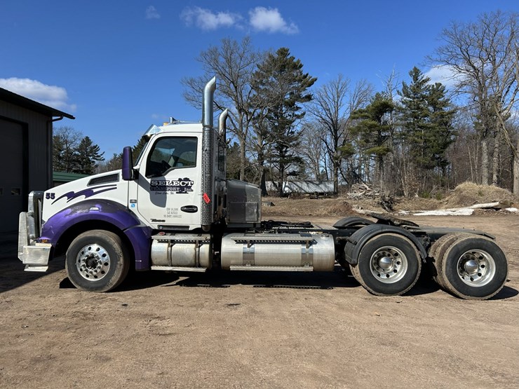2020-kenworth-t880-image-2