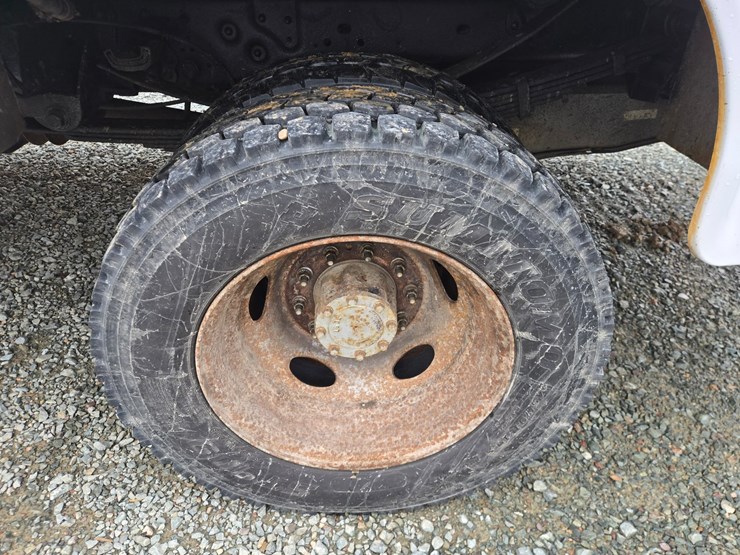 2011-ford-f550-image-73