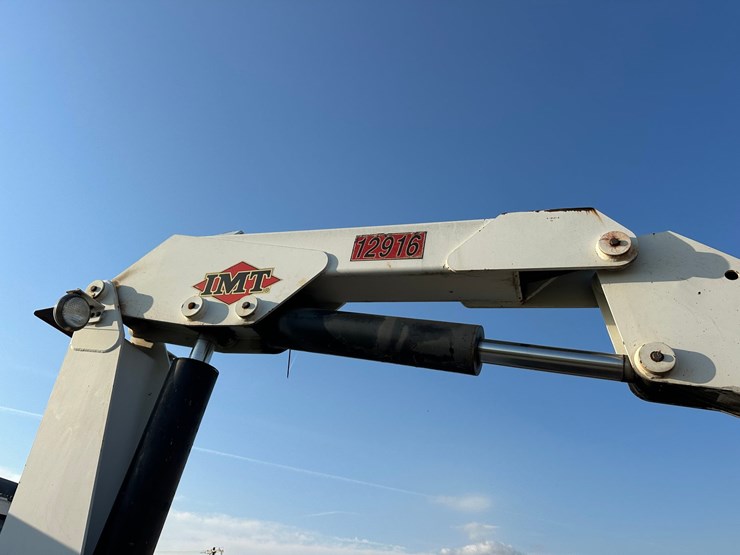 freightliner-fl70-image-48