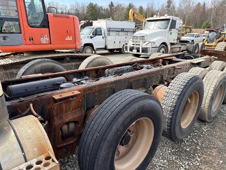 1996-western-star-4964s-image-28