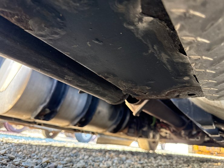 #2199-•-2020-international-a26-sleeper-cab-truck-tractor-image-43