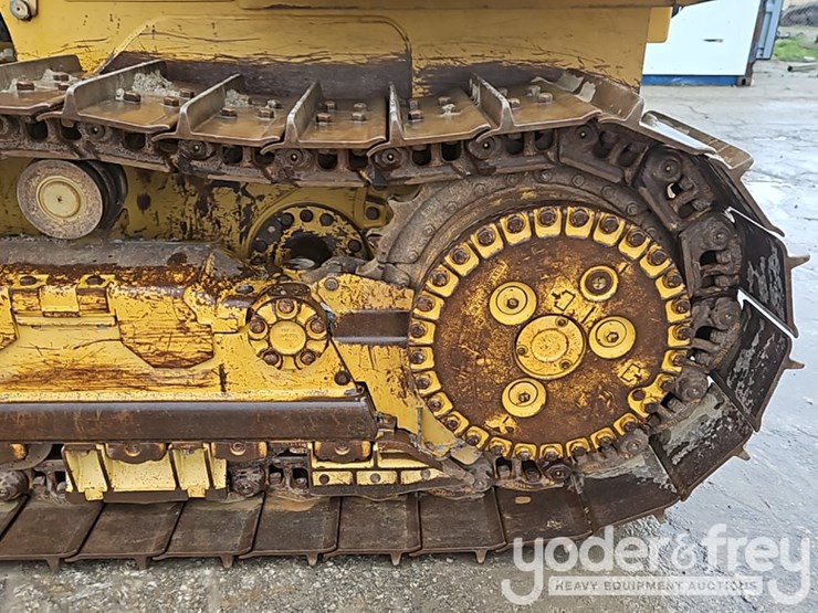 2014-caterpillar-d6k2-xl-image-22