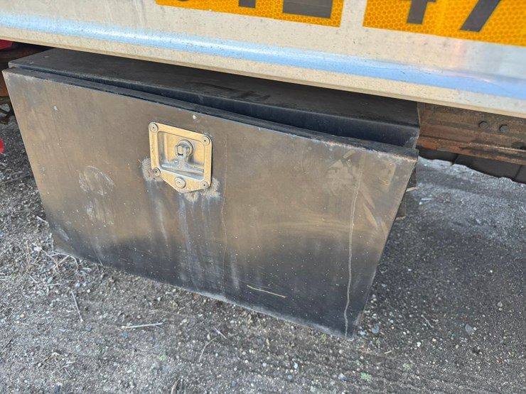 1999-ford-f550-image-33