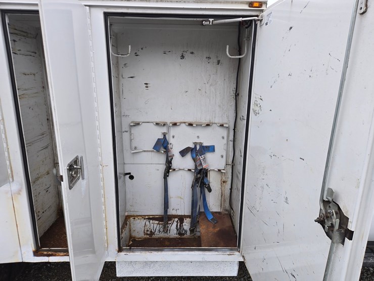 2011-ford-f550-image-22