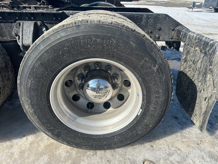 2017-kenworth-t680-image-80