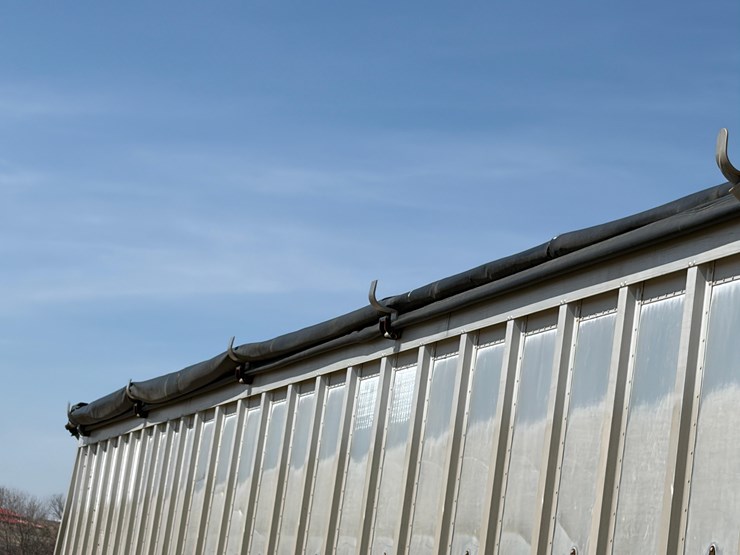 1980-cornhusker-800c-hopper-trailer-image-9