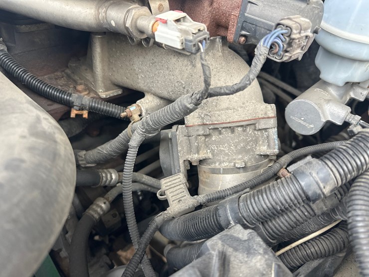 2012-massey-ferguson-8-image-55