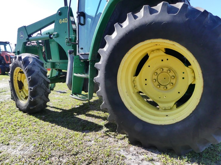 john-deere-6405-image-8