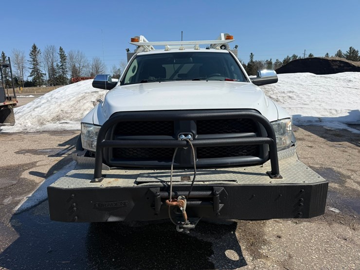 #2049-•-2015-ram-5500-heavy-duty-service-truck-image-8