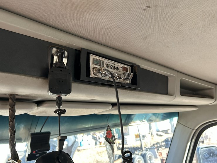 2020-kenworth-t880-image-70