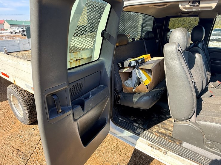 2006-chevrolet-3500hd-image-48