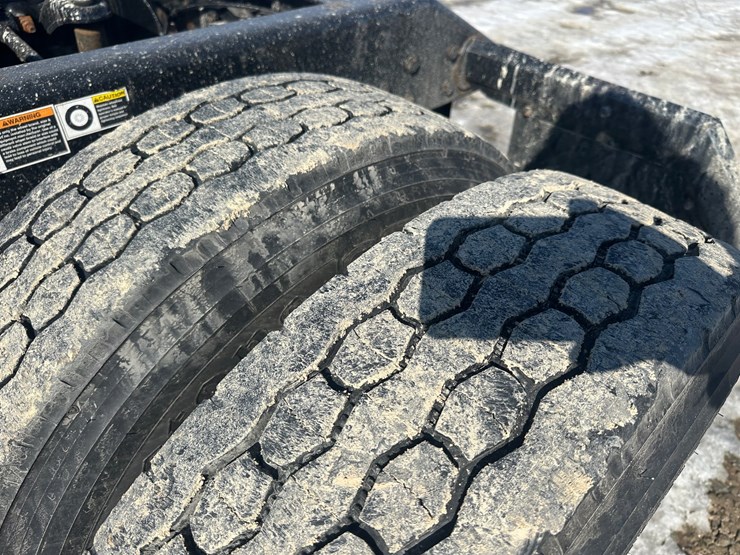 2017-kenworth-t680-image-81