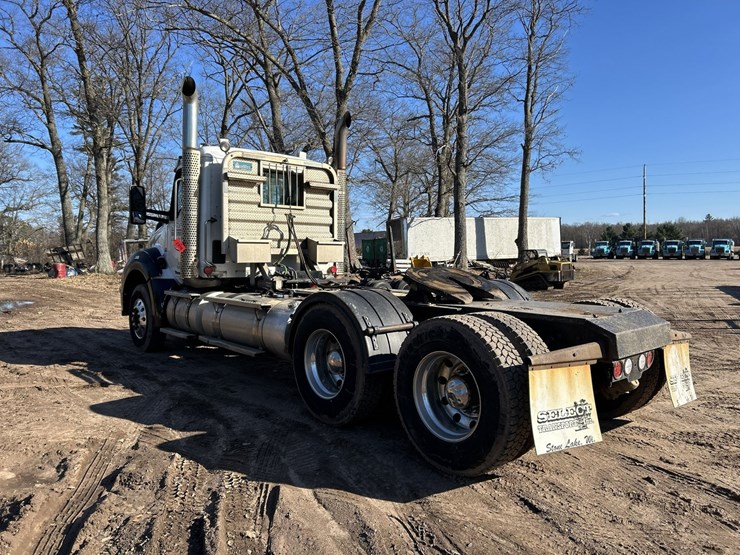 2020-kenworth-t880-image-3