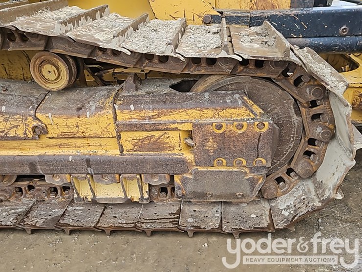 2014-caterpillar-d6k2-xl-image-11