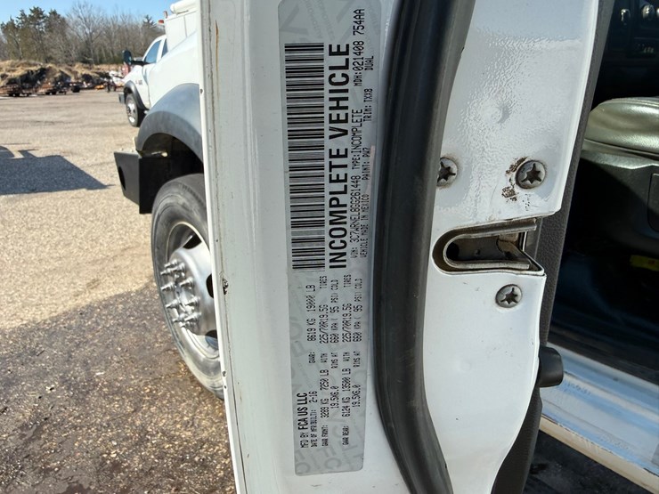 #1061-•-2016-ram-5500-heavy-duty-service-truck-image-54