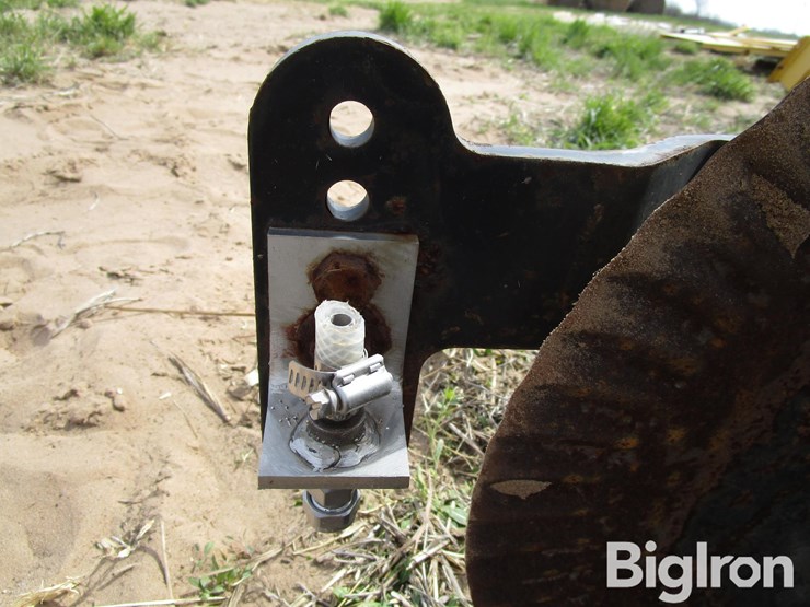 farm-king-side-dress-applicator-openers-image-13