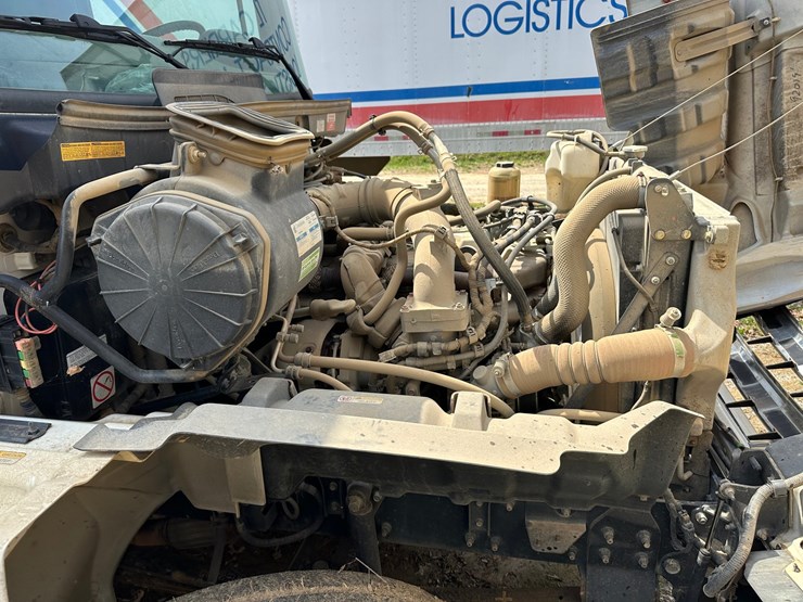 2020-hino-268-image-26