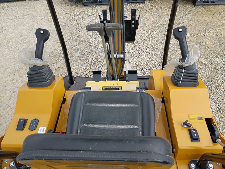 #23947-•-2025-agt-h15r-mini-excavator-image-12